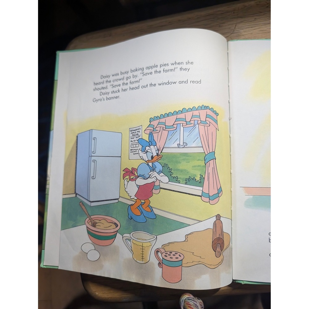 Vintage Walt Disney 3 Book Lot Mickey Meets Giant Donalds Big News Colors Shapes - Picture 7 of 12
